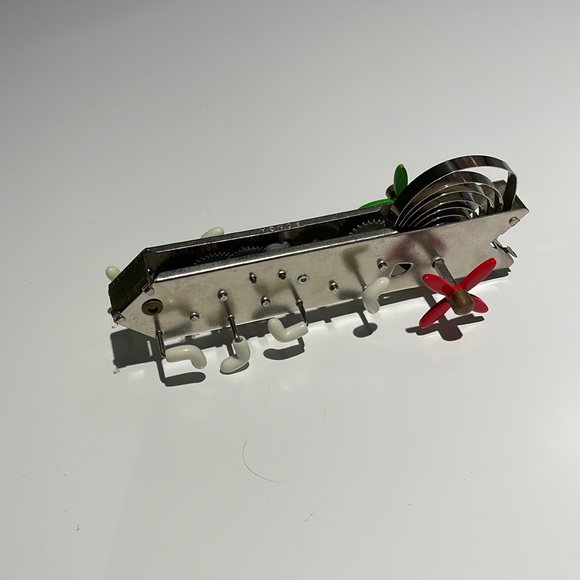 Walking mechanical caterpillar. - Picture 2 of 3